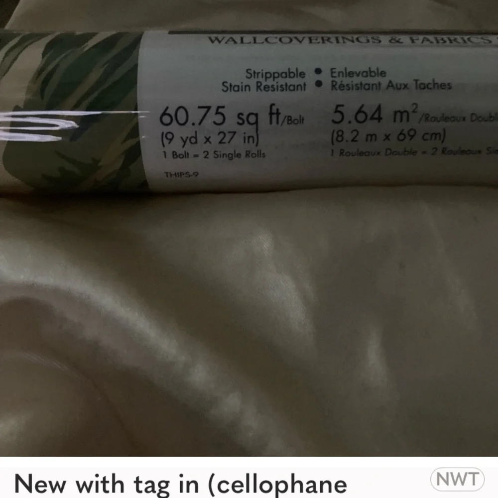4 rolls of wallpaper never used